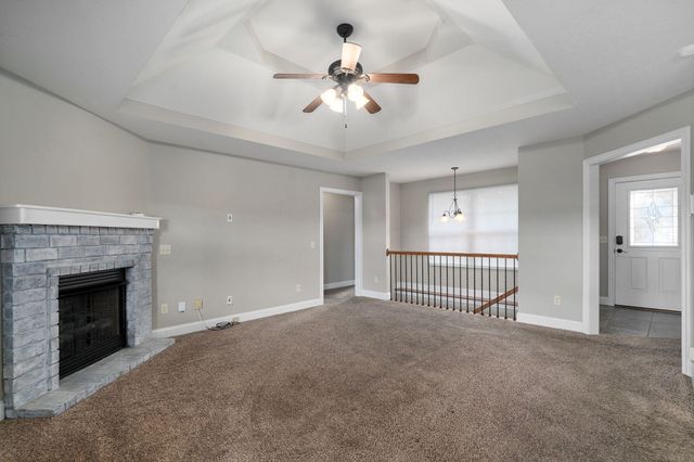 1140 S Erika Avenue, Springfield, MO 65802