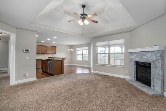 1140 S Erika Avenue, Springfield, MO 65802