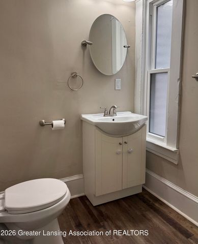 917 W Shiawassee Street, Lansing, MI 48915