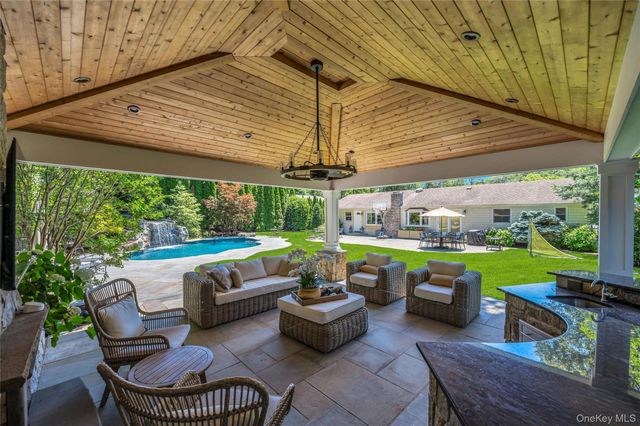 109 Shirley Court, Smithtown, NY 11787