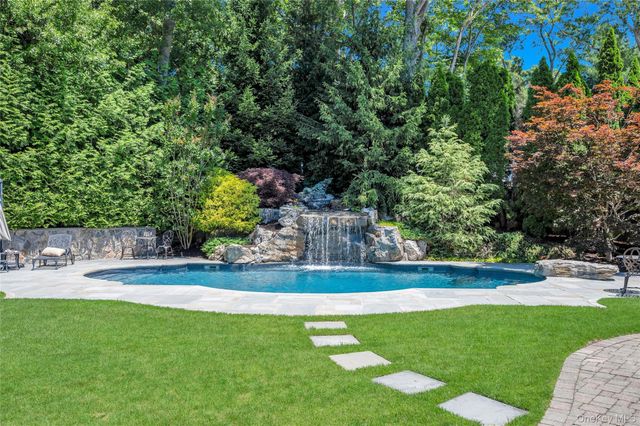 109 Shirley Court, Smithtown, NY 11787