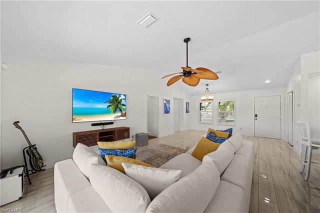 2546 SW 38th TER, Cape Coral, FL 33914