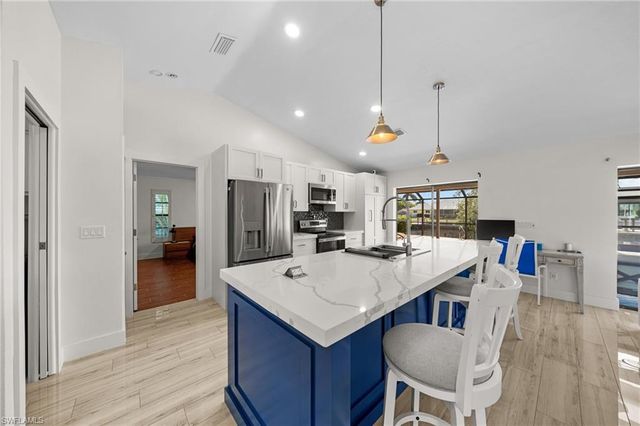 2546 SW 38th TER, Cape Coral, FL 33914