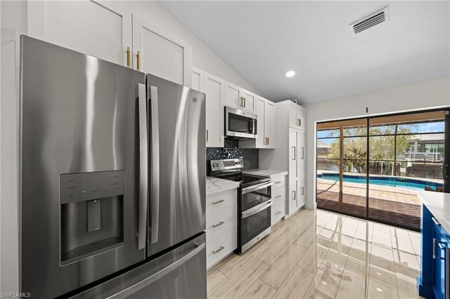 2546 SW 38th TER, Cape Coral, FL 33914