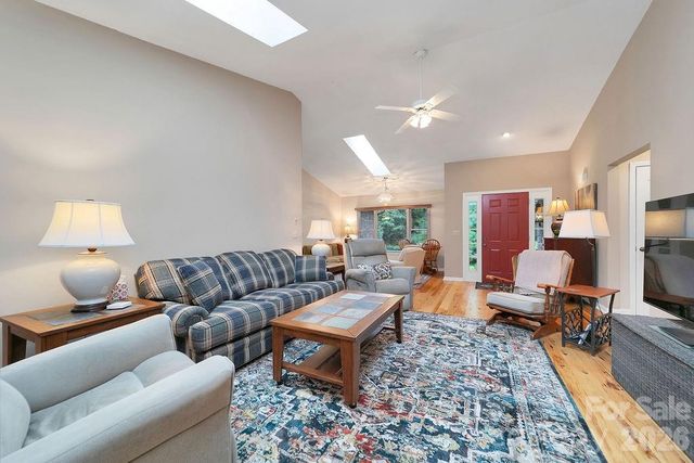 542 Soquili Drive, Brevard, NC 28712