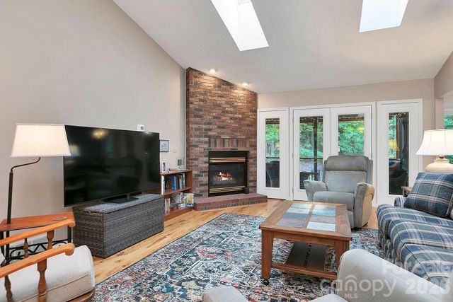 542 Soquili Drive, Brevard, NC 28712