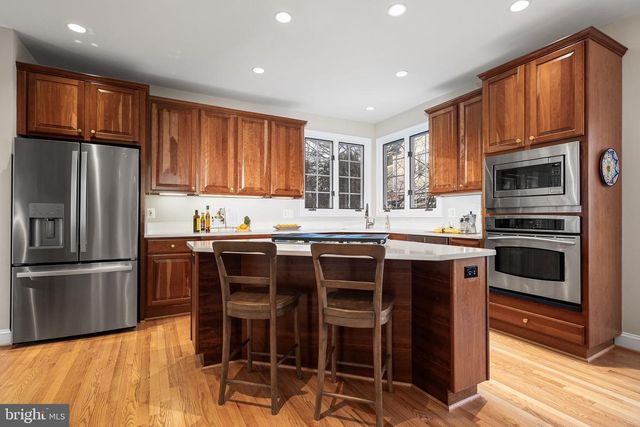 6907 30TH ST N, Arlington, VA 22213