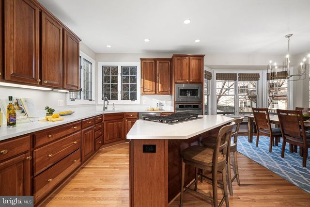 6907 30TH ST N, Arlington, VA 22213