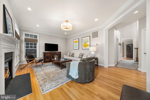 6907 30TH ST N, Arlington, VA 22213