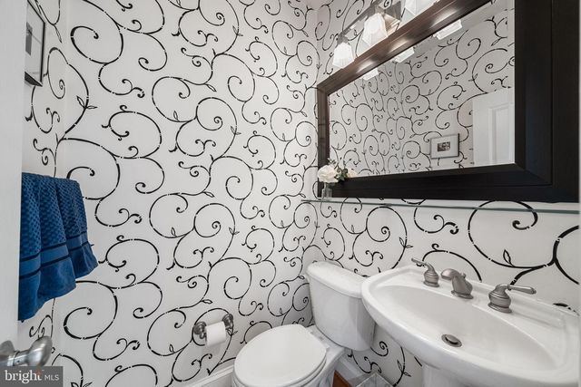 6907 30TH ST N, Arlington, VA 22213