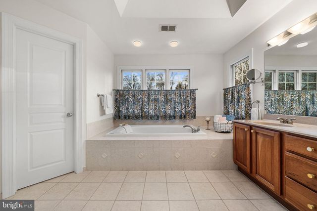 6907 30TH ST N, Arlington, VA 22213