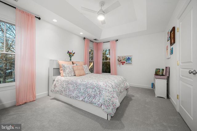 6907 30TH ST N, Arlington, VA 22213