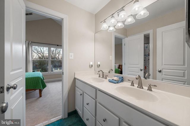 6907 30TH ST N, Arlington, VA 22213