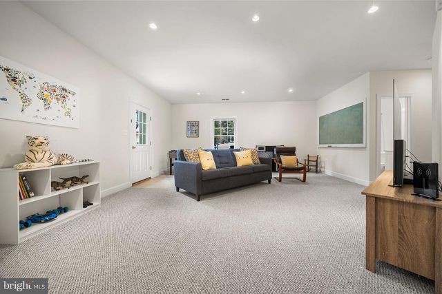 6907 30TH ST N, Arlington, VA 22213