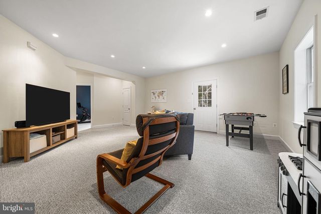 6907 30TH ST N, Arlington, VA 22213