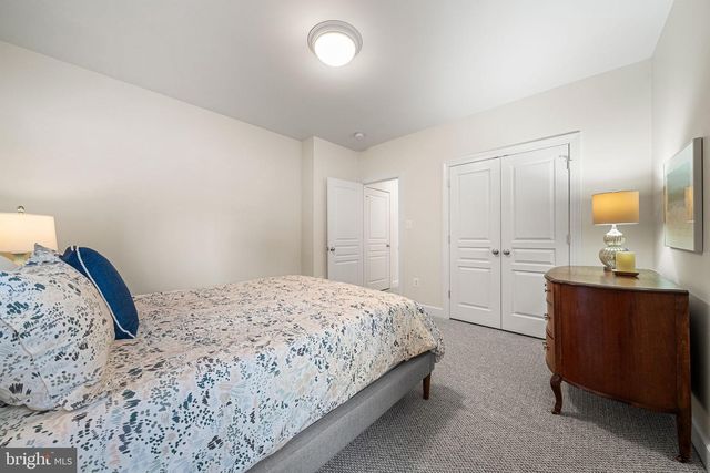 6907 30TH ST N, Arlington, VA 22213