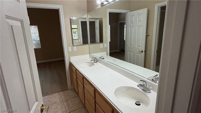 9625 Irvine Bay Court, Las Vegas, NV 89147