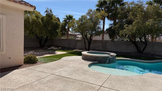 9625 Irvine Bay Court, Las Vegas, NV 89147