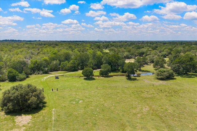 2516 Klimek Road, Fayetteville, TX 78940