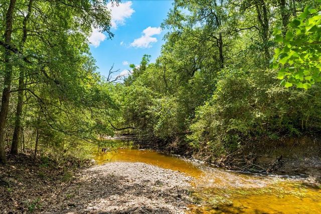 2516 Klimek Road, Fayetteville, TX 78940