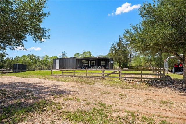 2516 Klimek Road, Fayetteville, TX 78940