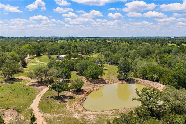 2516 Klimek Road, Fayetteville, TX 78940