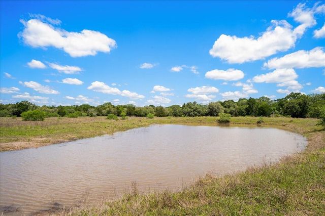 2516 Klimek Road, Fayetteville, TX 78940