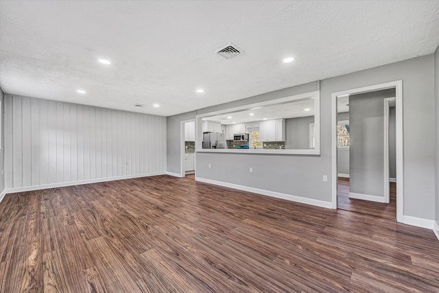 304 Broken Arrow LN, Covington, VA 24426