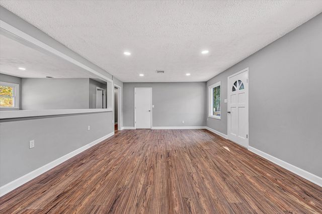 304 Broken Arrow LN, Covington, VA 24426