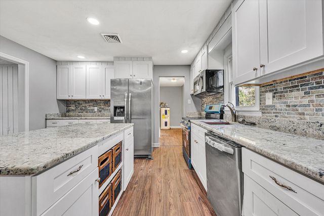 304 Broken Arrow LN, Covington, VA 24426