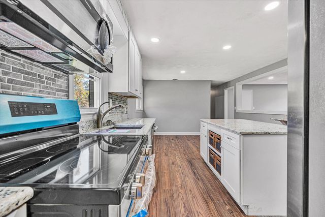 304 Broken Arrow LN, Covington, VA 24426