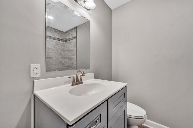 304 Broken Arrow LN, Covington, VA 24426