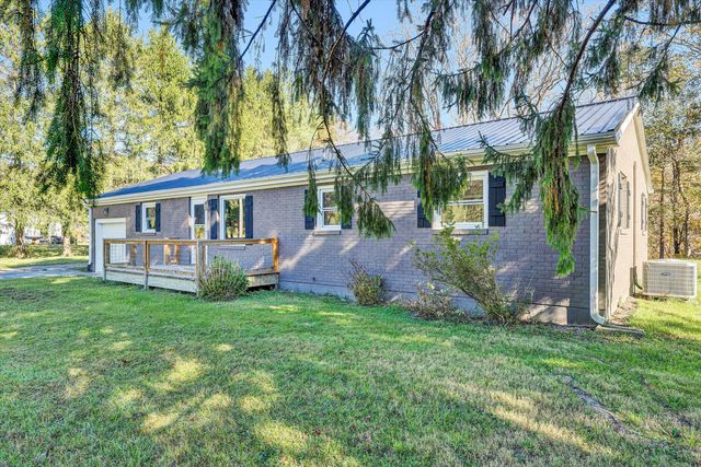 304 Broken Arrow LN, Covington, VA 24426