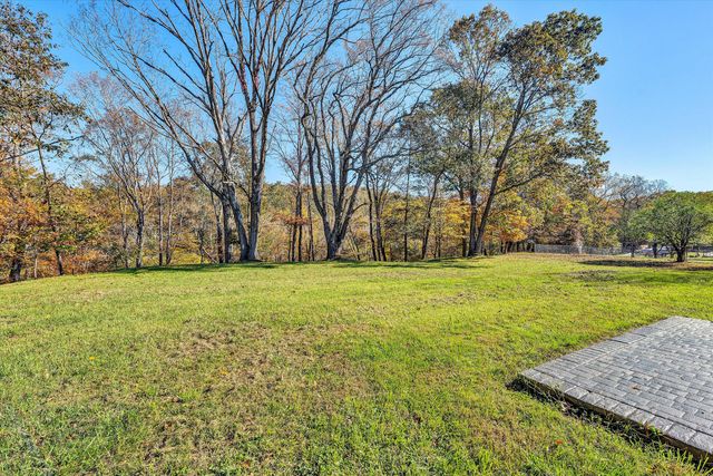 304 Broken Arrow LN, Covington, VA 24426