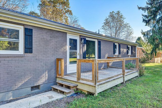 304 Broken Arrow LN, Covington, VA 24426