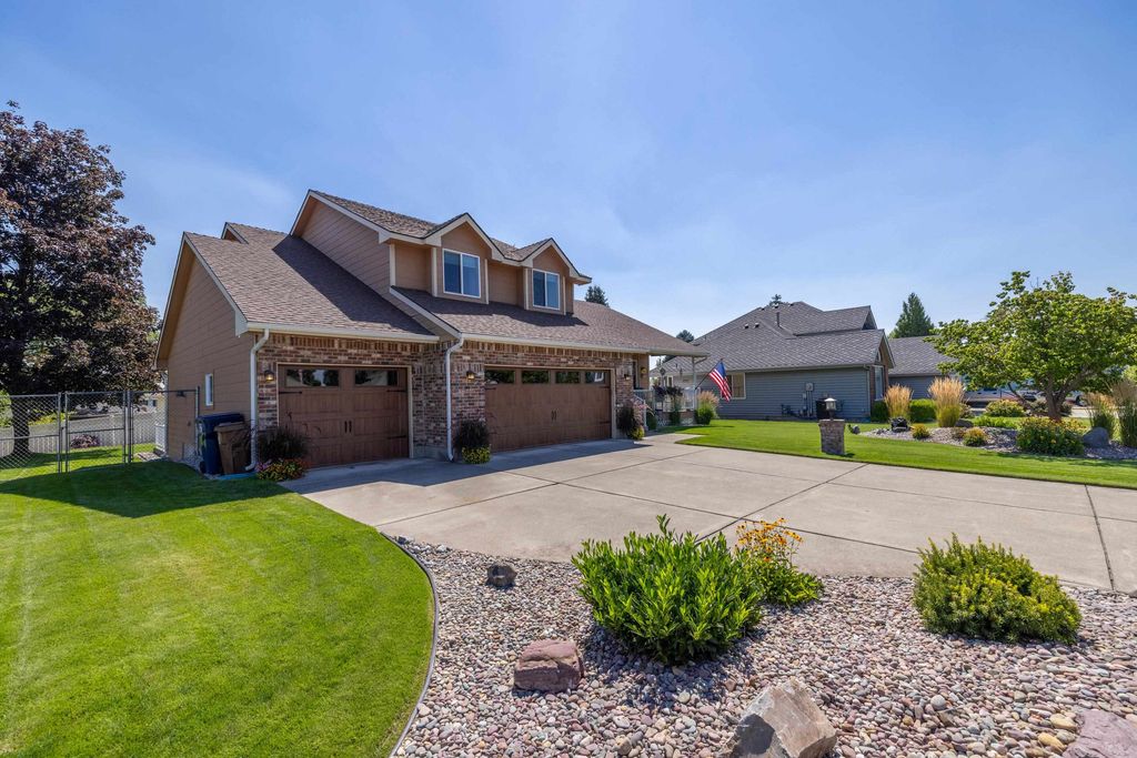 6209 W Skagit Ct, Spokane, WA 99208 photo 2