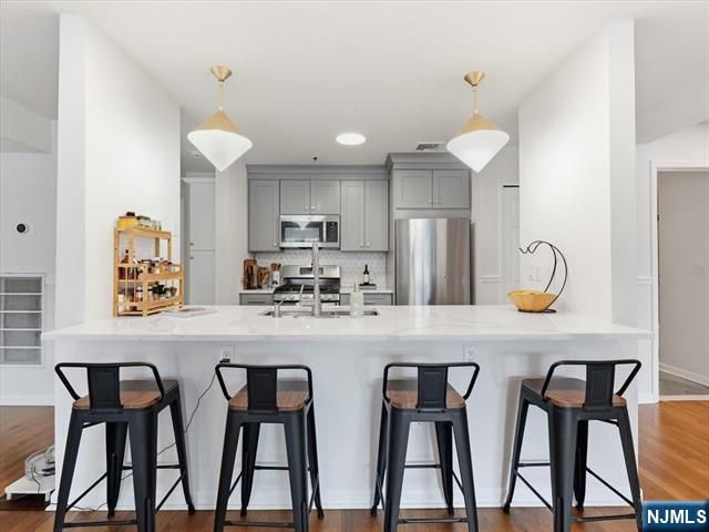 350 7th 3f, Hoboken, NJ 07030