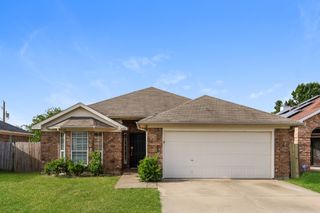 802 Gemstone Trail, Arlington, TX 76002