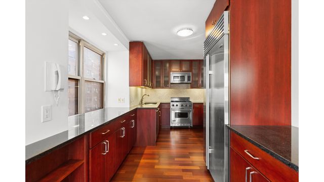 400 E 54TH Street 15CD, New York City, NY 10022