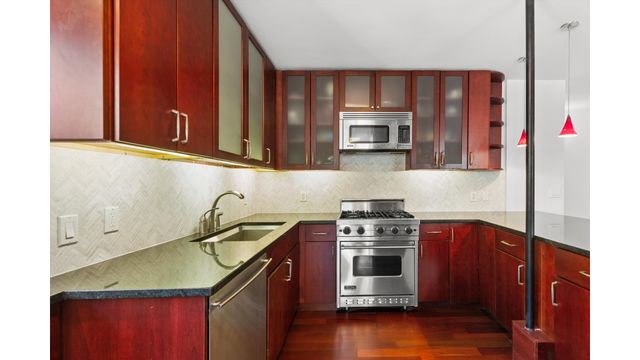 400 E 54TH Street 15CD, New York City, NY 10022