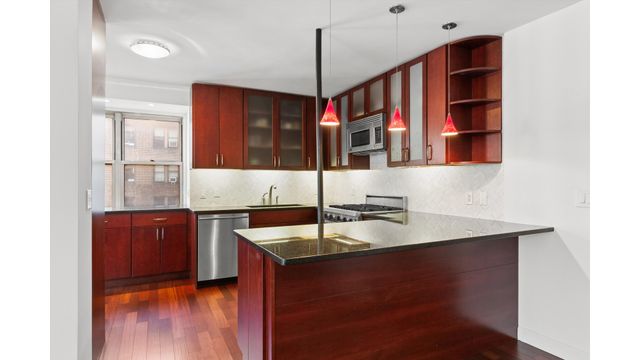 400 E 54TH Street 15CD, New York City, NY 10022