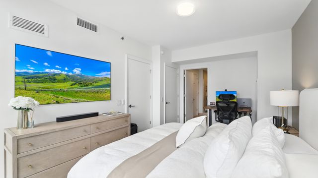 211 N Harbor Drive 3605, Chicago, IL 60601