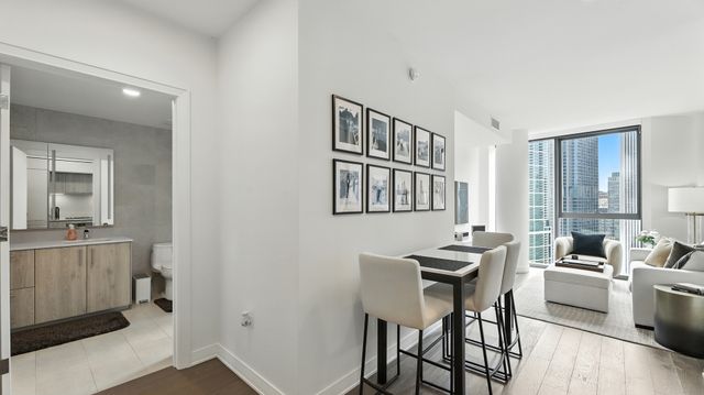211 N Harbor Drive 3605, Chicago, IL 60601