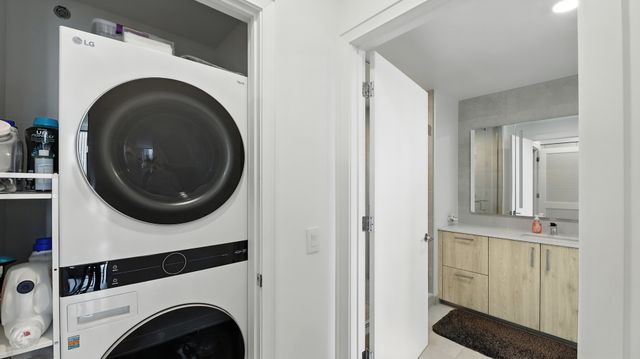 211 N Harbor Drive 3605, Chicago, IL 60601