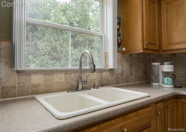 1761 Twin Lakes Boulevard E, Oxford Charter Township, MI 48371