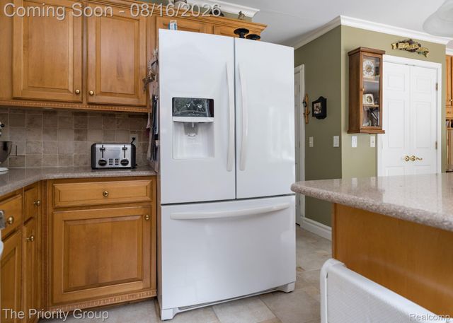 1761 Twin Lakes Boulevard E, Oxford Charter Township, MI 48371
