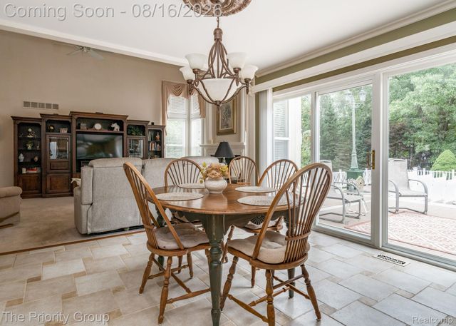 1761 Twin Lakes Boulevard E, Oxford Charter Township, MI 48371