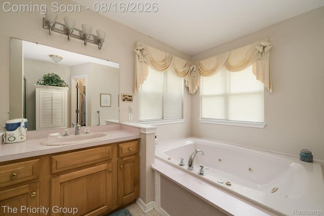 1761 Twin Lakes Boulevard E, Oxford Charter Township, MI 48371