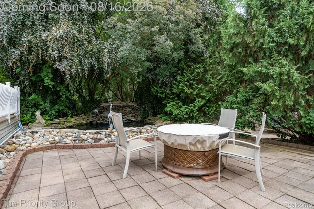 1761 Twin Lakes Boulevard E, Oxford Charter Township, MI 48371
