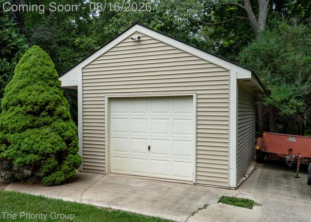 1761 Twin Lakes Boulevard E, Oxford Charter Township, MI 48371